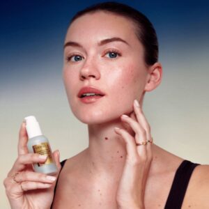 Farmacy’s New Honey-Infused Resurfacing Serum Brightens Up Dull Skin Overnight