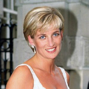 15 Princess Diana Haircuts That Highlight the Iconic Royal’s Beauty Evolution