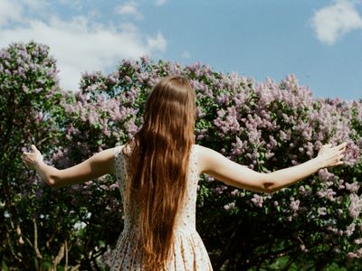 Hypochlorous Acid Sprays Are the Latest Buzzy Acne Treatment