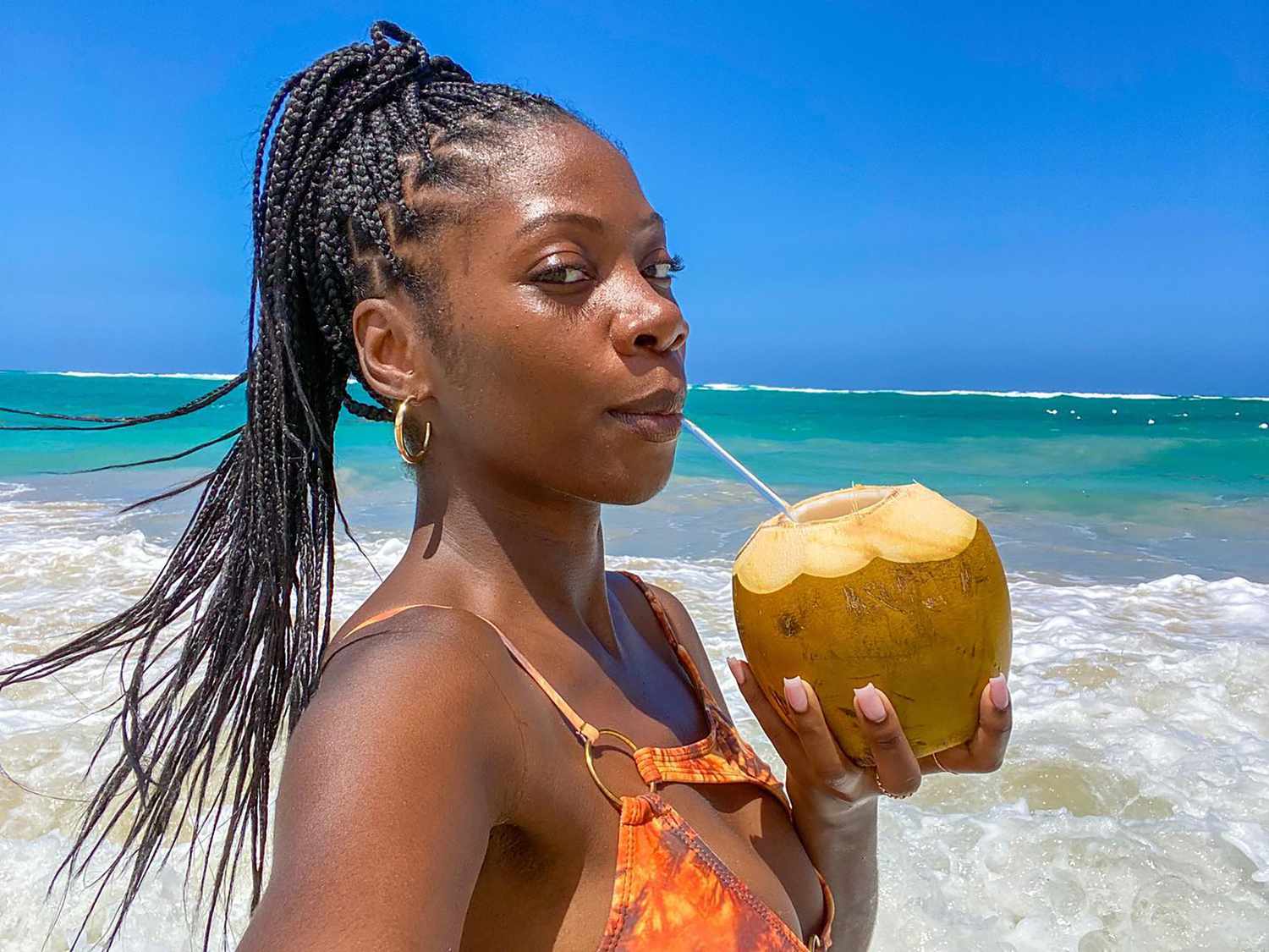 17 Protective Hairstyles for Vacation That Are Effortless and Elegant