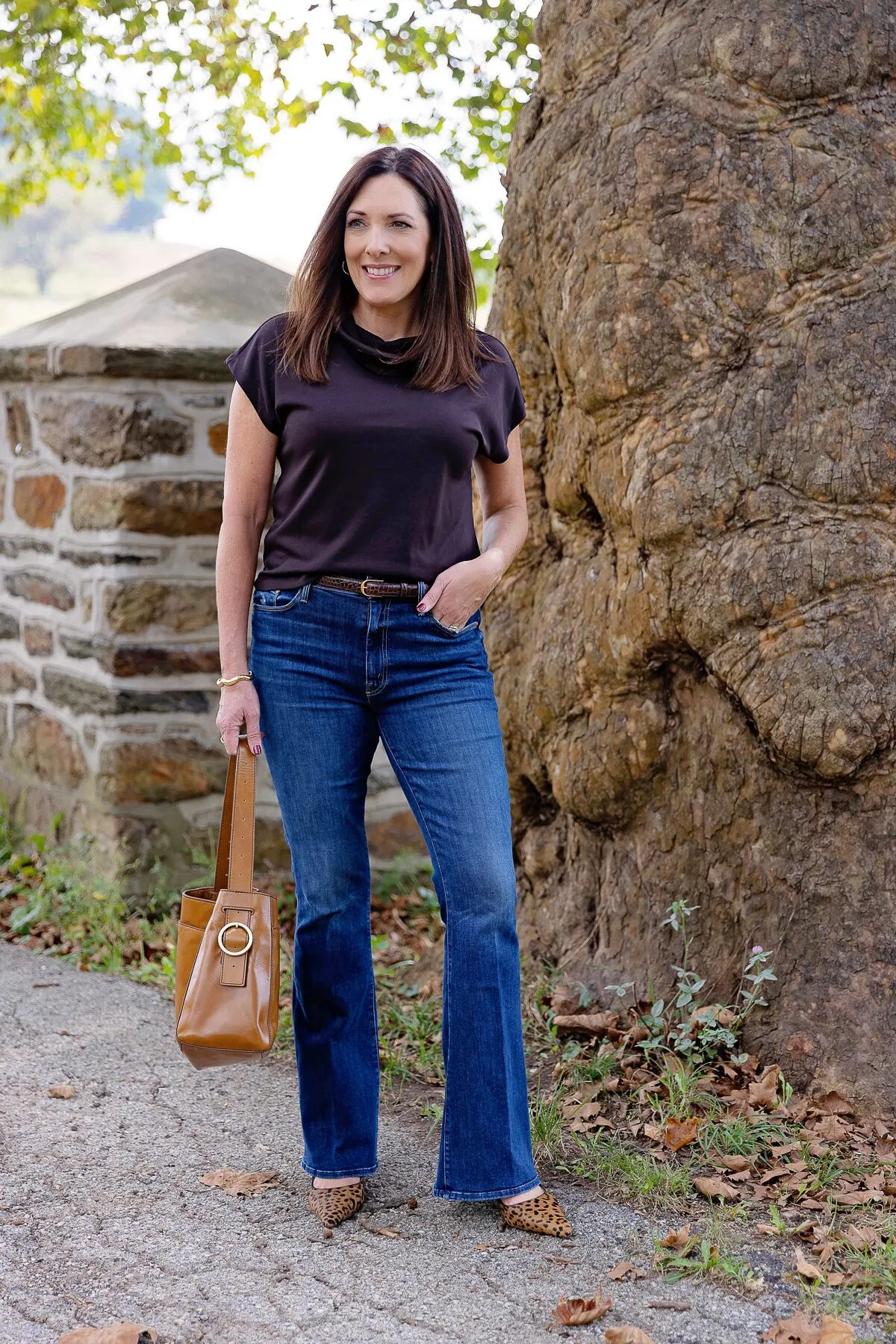 What to Wear with Dark Wash Jeans This Fall